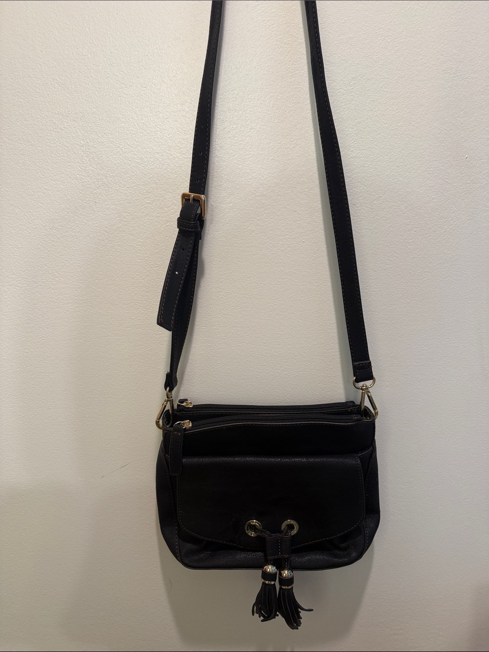 Liz Claiborne Perlina Black Leather Crossbody Bag with Tassel Detail